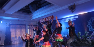 penampilan-dance-dari-perwakilan-kantor-cabang-mal.jpg